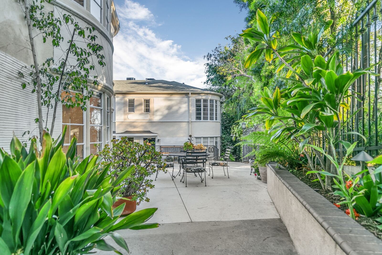 The El Cerrito courtyard